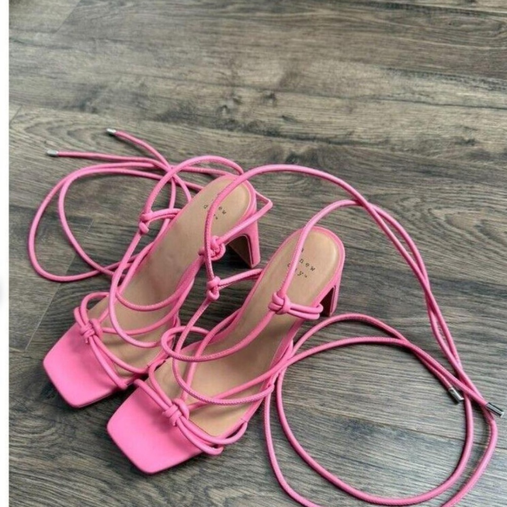 Heels - Picture 2 of 2